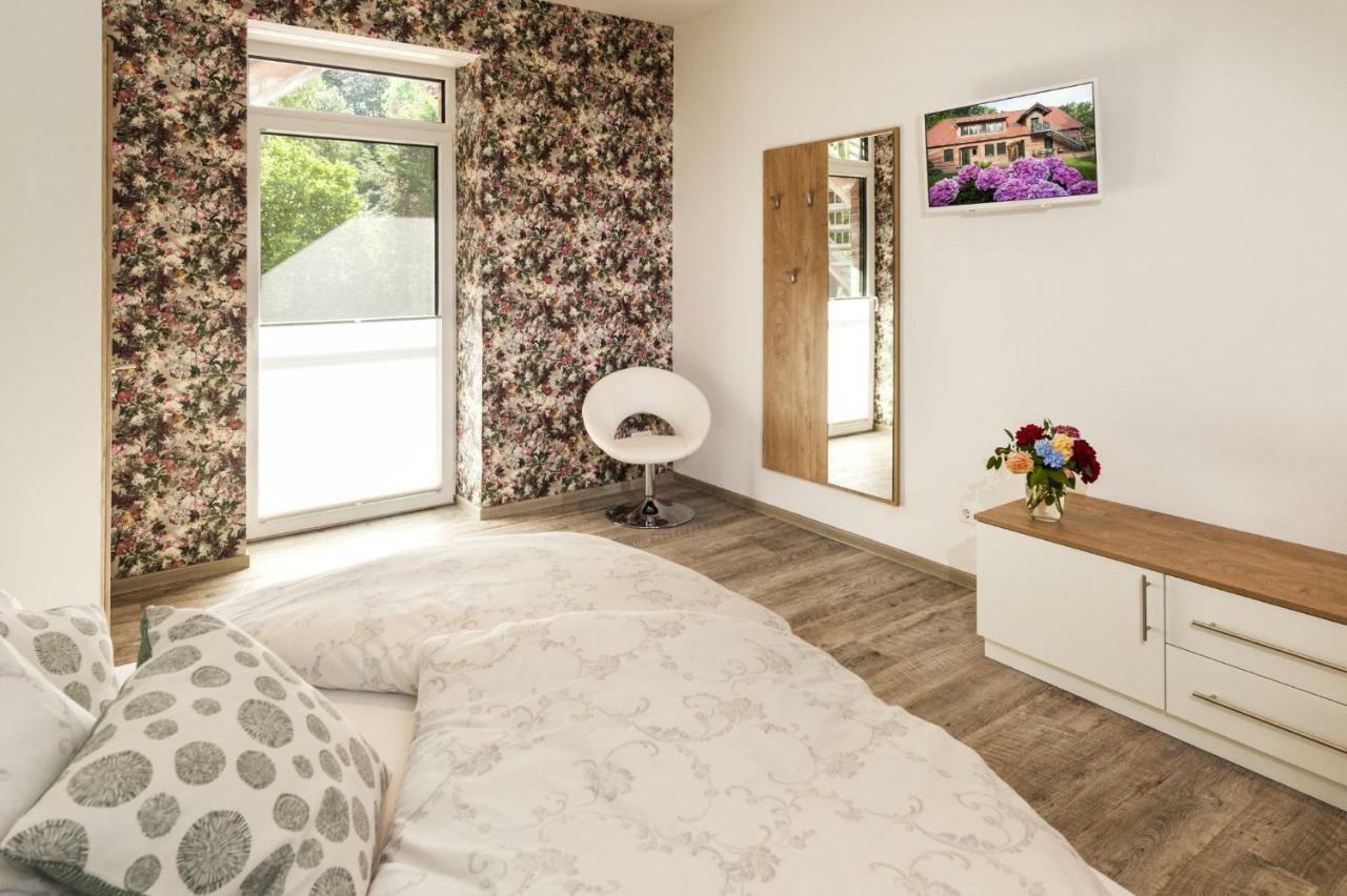 דינקלגה Gaestehaus Buenner Hof מראה חיצוני תמונה